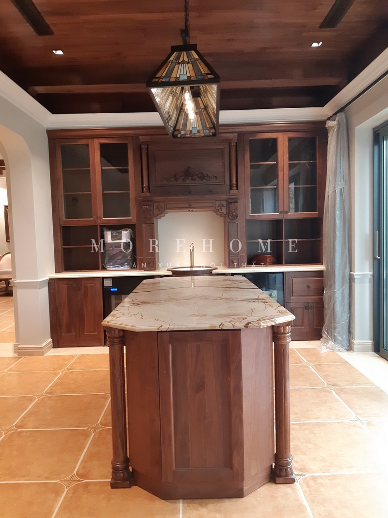 Thi công phòng bếp nội thất gỗ tự nhiên sự sang trọng, cao cấp, tiện nghi trong sử dụng, thể hiện cá tính, gu thẩm mỹ riêng của gia chủ